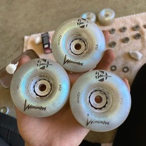 Luminous: Light up roller skate wheels